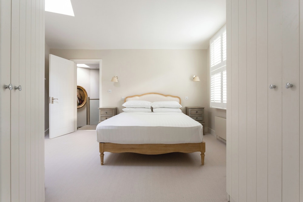Bathurst Mews II by Onefinestay