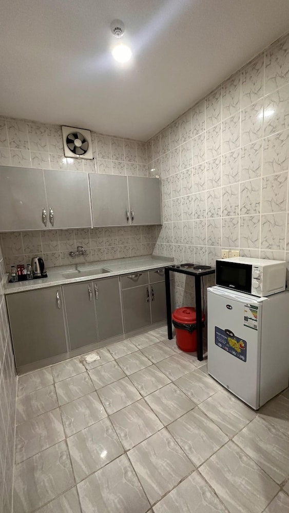 AlShowaish Apartments