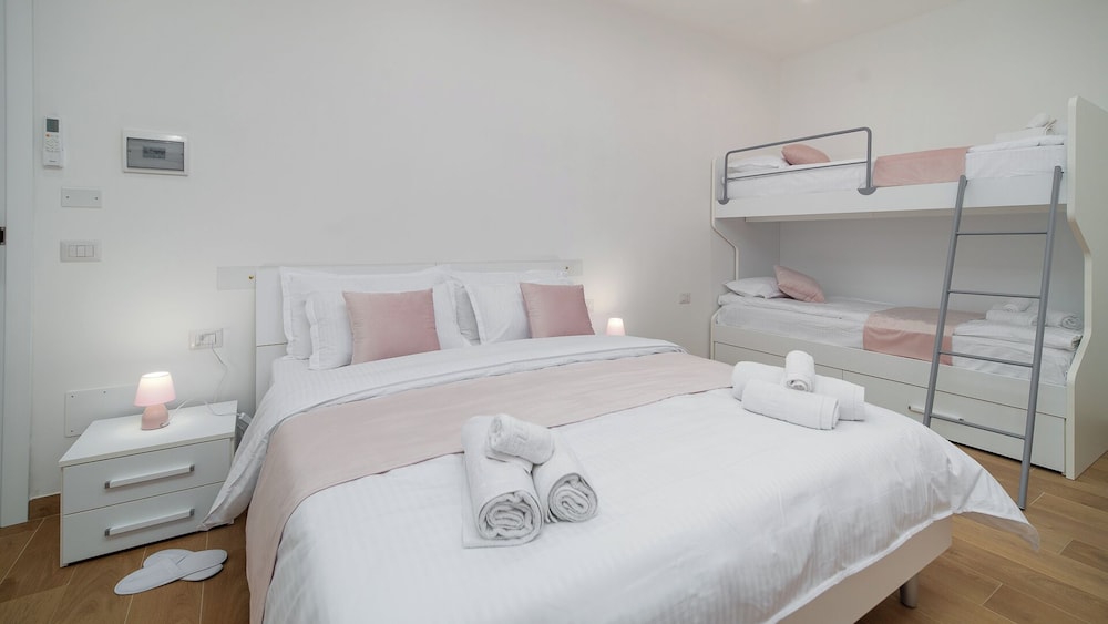 Lovely Rooms by Rentbeat
