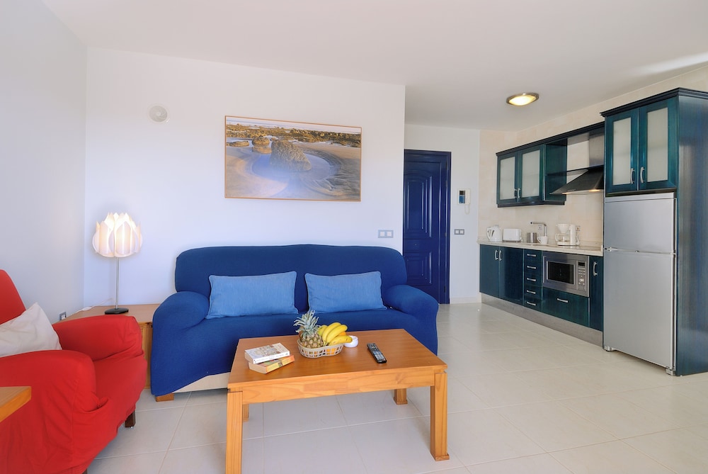 Immaculate 2-bed Apartment No 5 in Playa Blanca photo 5