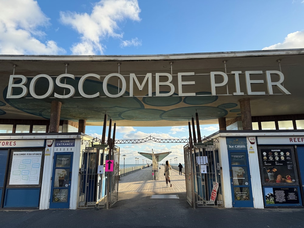 Seabreeze Suit Bournemouth Boscombe