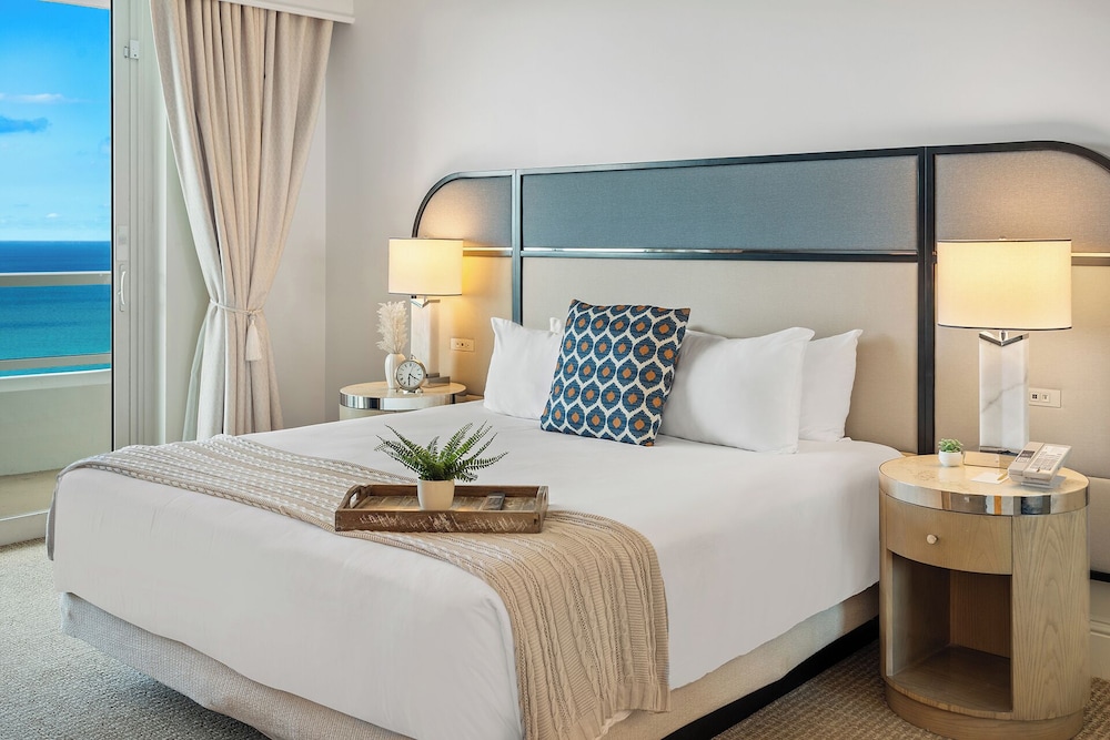 Luxury Vacation Rentals at Fontainebleau Miami Beach by LRMB