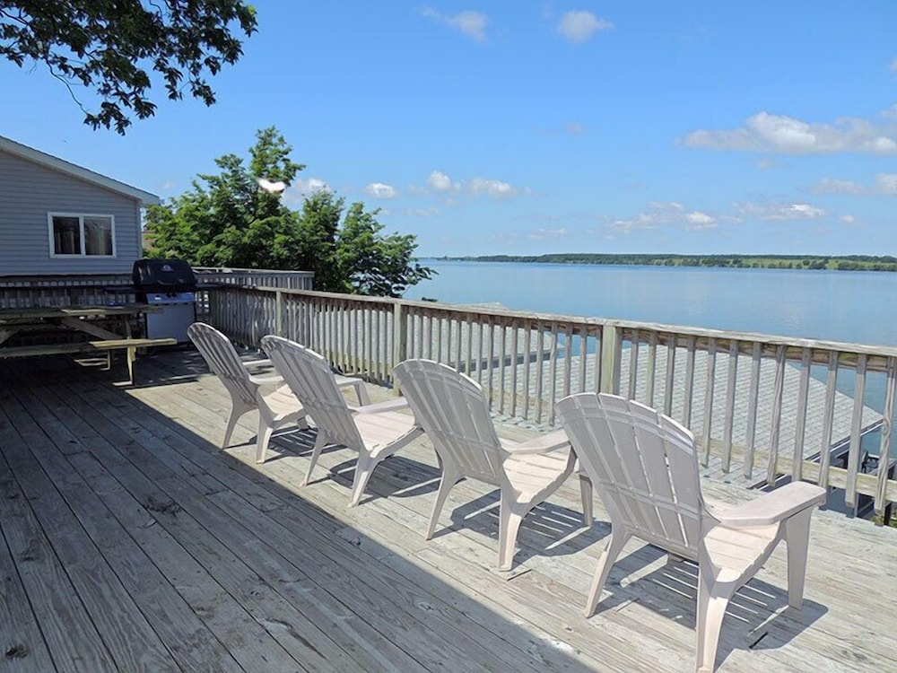 Angel Rock Waterfront Cottages and Vacation Homes