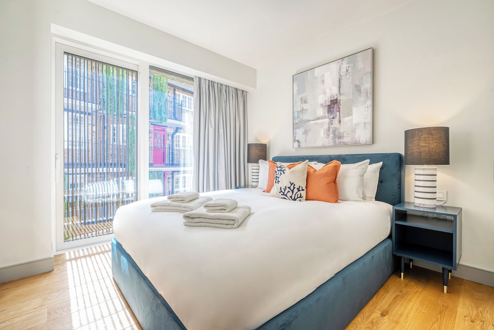 Luxury flats near Big Ben and London Eye
