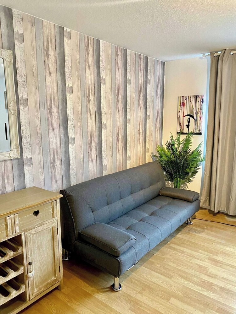 Stylish 1 Bedroom Apartment Near Clapham Junction