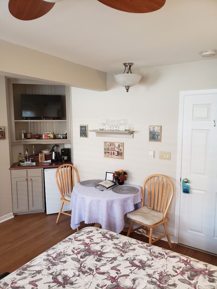627 On King Bed and Breakfast