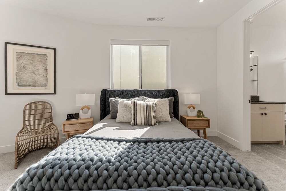 Salt And Sol 5 Bedroom Townhouse