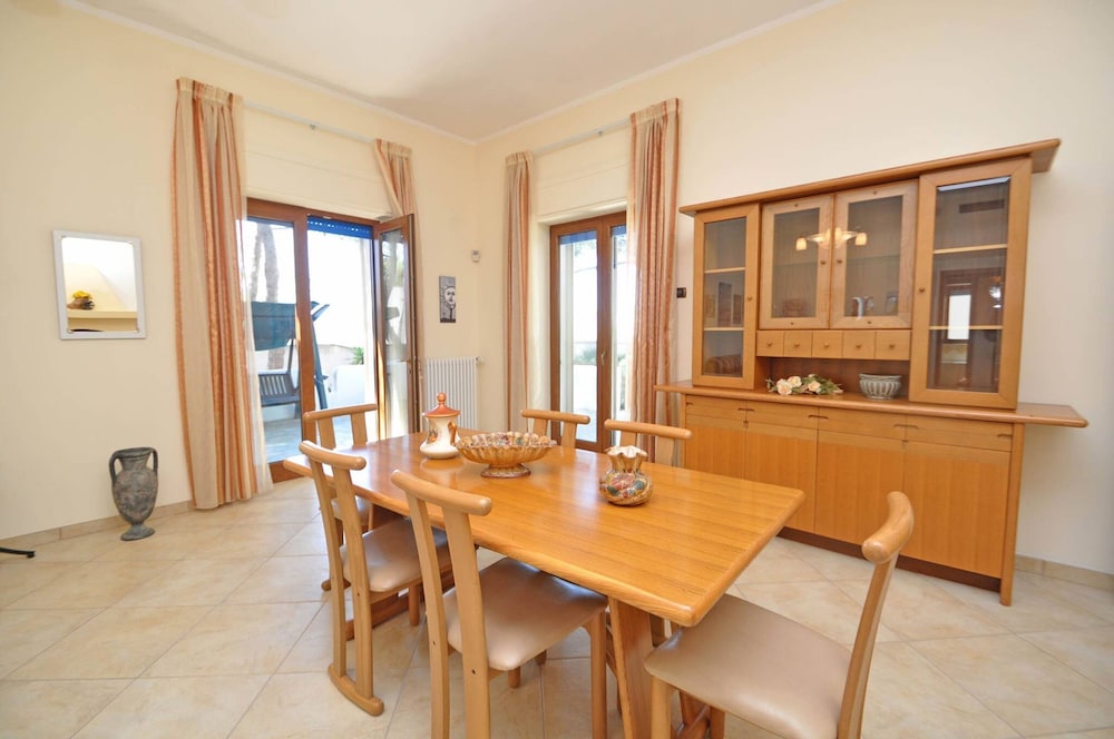 Villa Marechiaro 50 m From the sea 3 Bedrooms 2 Bathrooms