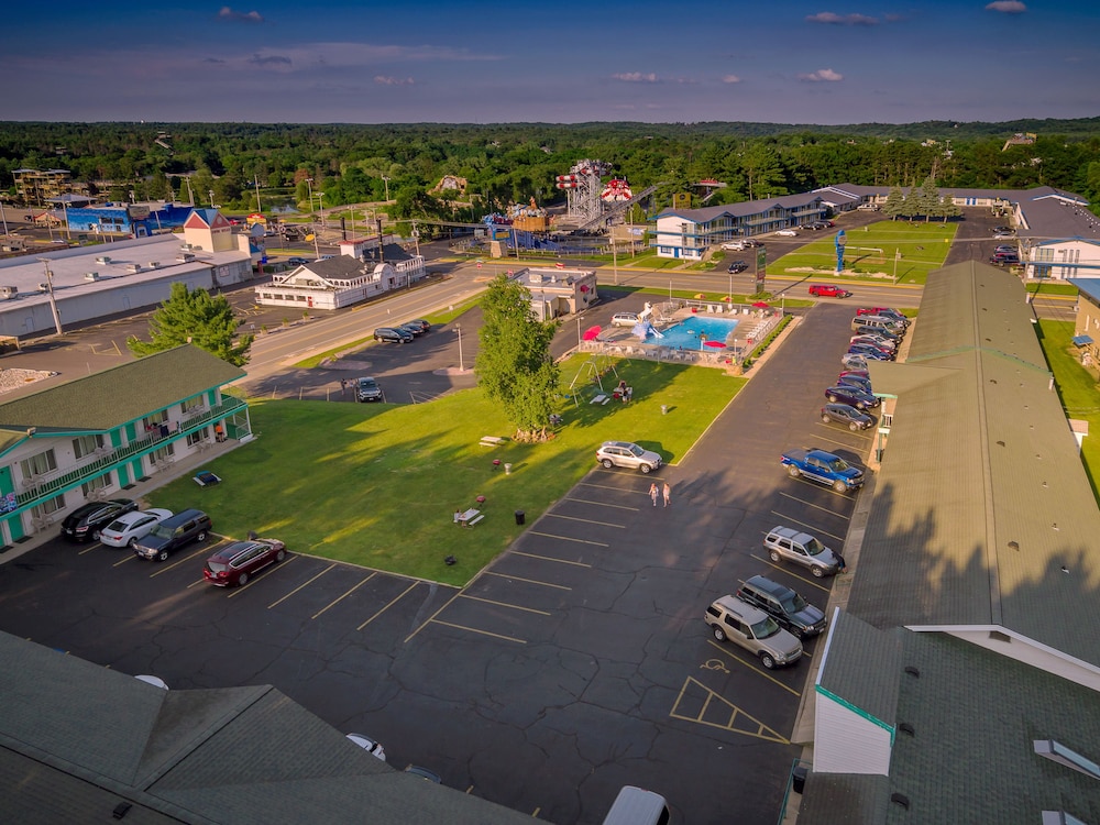 Shamrock Motel