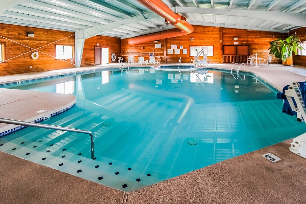 Roundhouse Resort