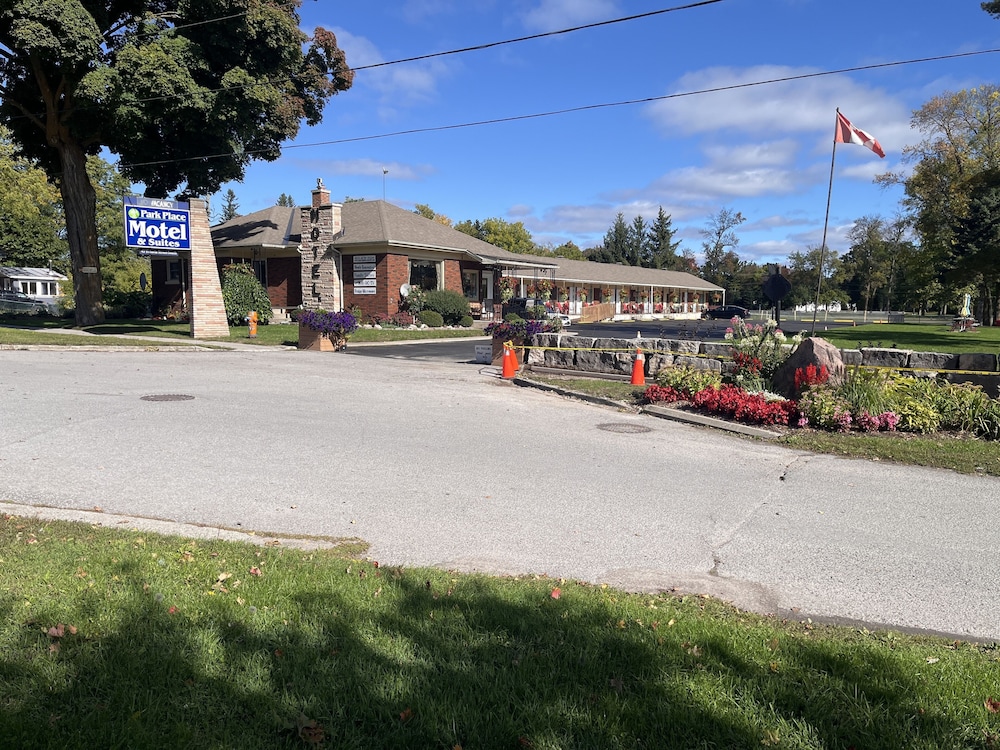 Park Place Motel & Suites