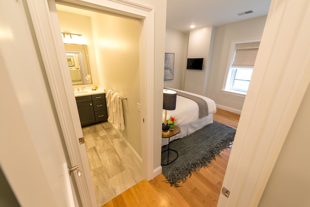 The Newport Lofts - 364 Thames Street