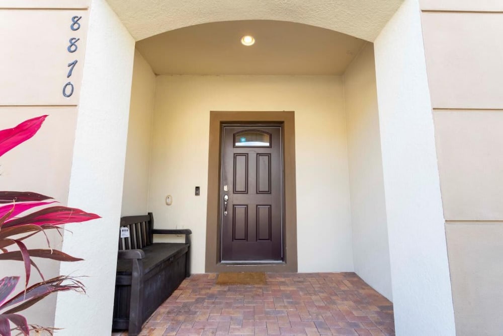 Amazing 5BR Private Pool Lakeview Near Disney