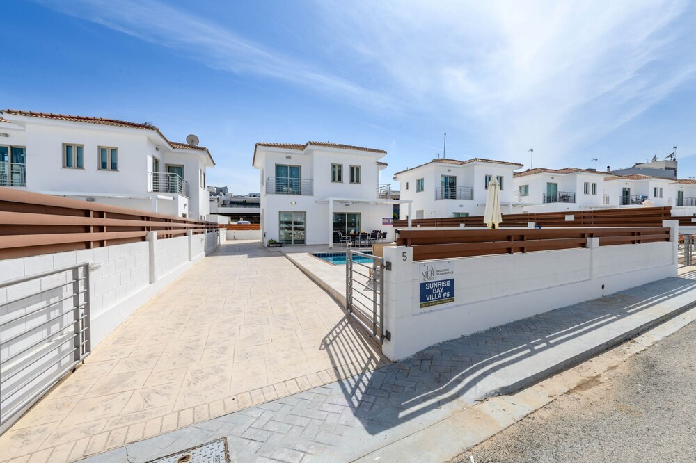 Sunrise Bay Villa 5