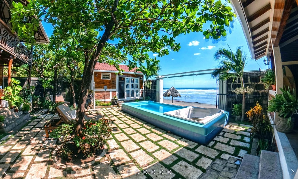 Balcony Bedroom Suite w Romantic Sunsets - AC - Pool