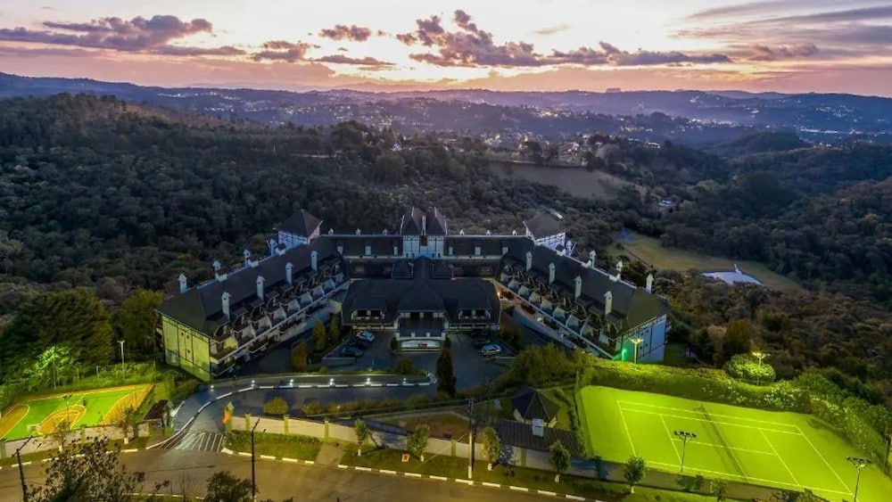 Duplex em Castelo Piscina e Lareira