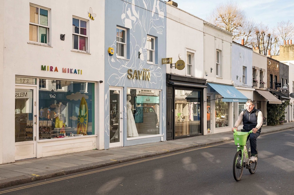 Maison De Brompton With 1 Bedrooms and 1 Bathrooms