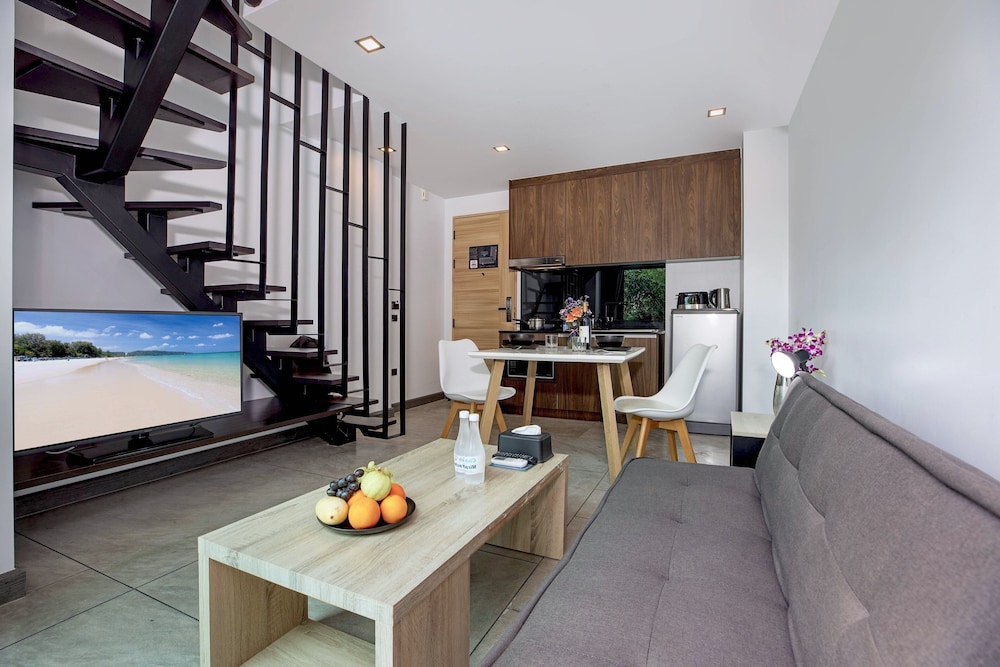 Nai Harn Duplex near the Beach UTL B125
