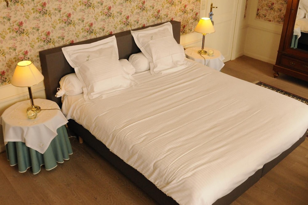 Fine Fleur Bed & Breakfast