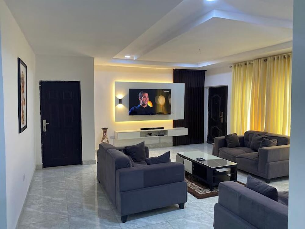 Mega Pavilion Apartment