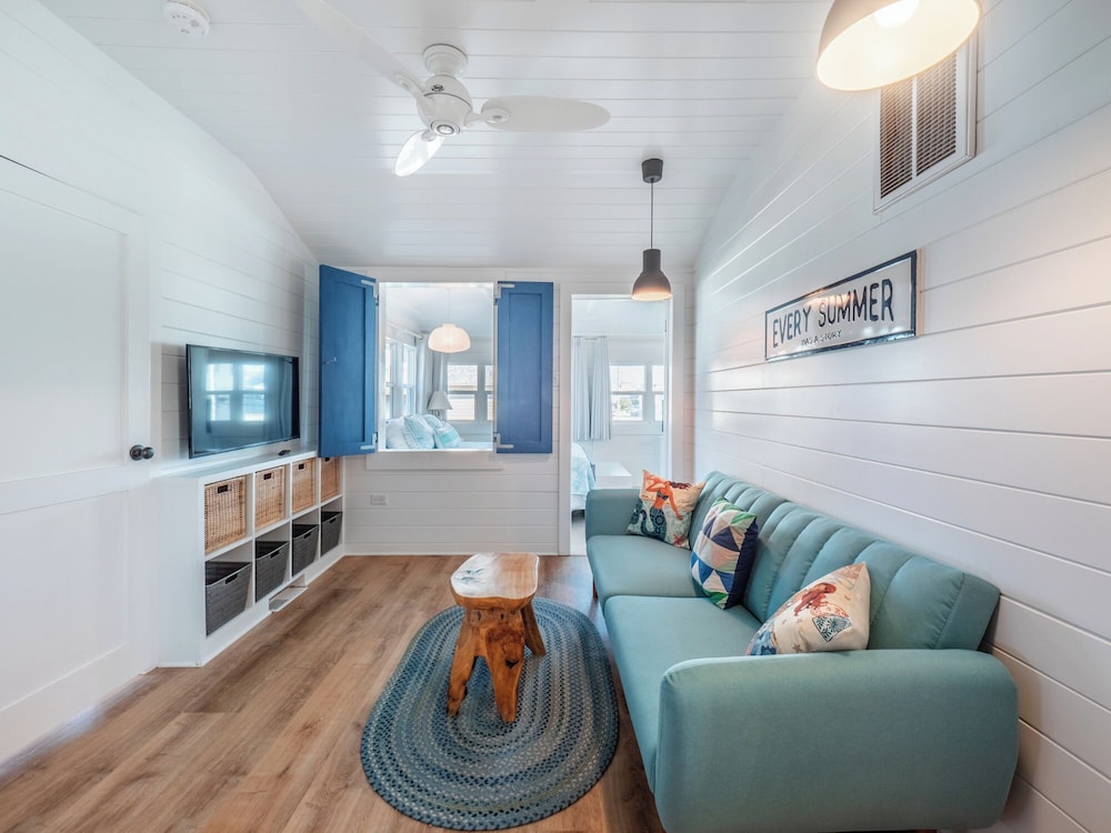 Cottage at Scotch Bonnet by Carolina Retreats