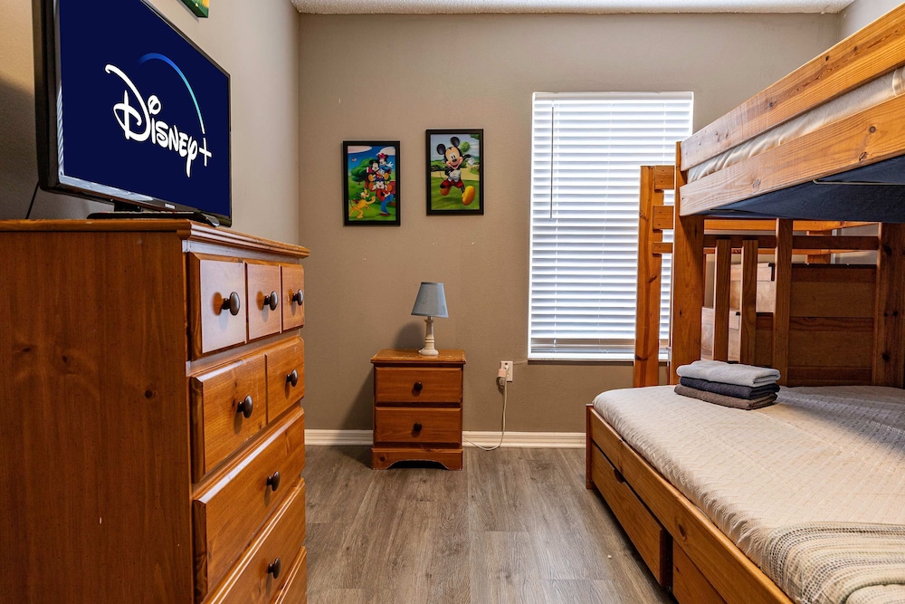 Cozy Family 3BR Townhouse Perfect Stay for 6 Guests