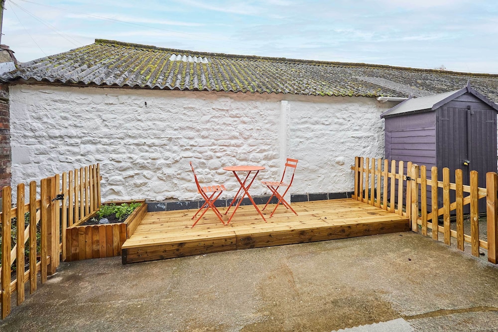 Host Stay Daisy Cottage