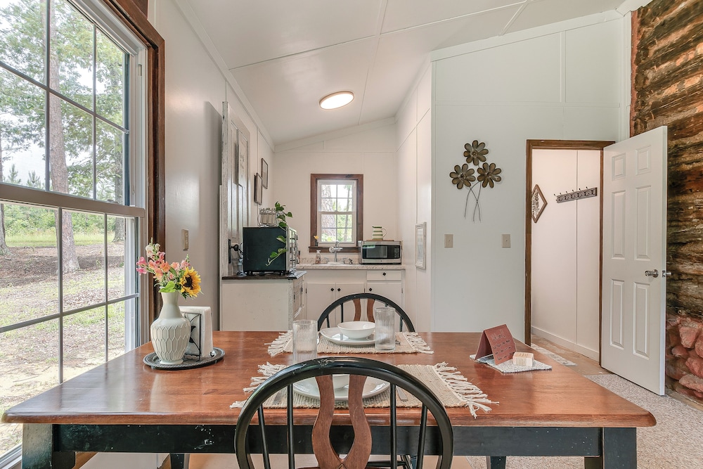 12 Mi to Staunton River State Park: Off-grid Cabin