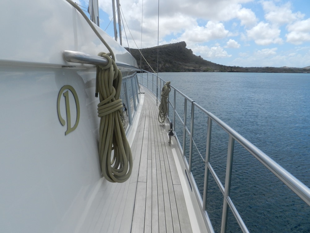 Domicil Yacht Hotel