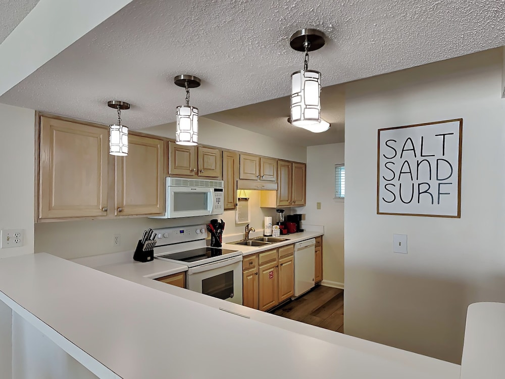 Sea Oats #603 by Southern Vacation Rentals