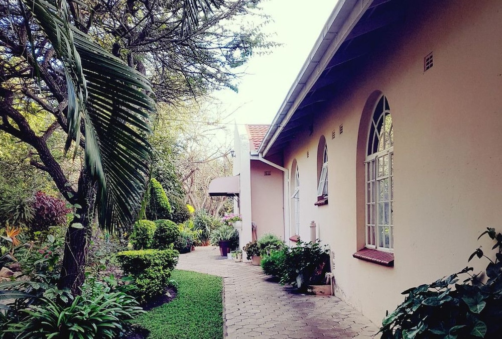 Lynn's Guest House