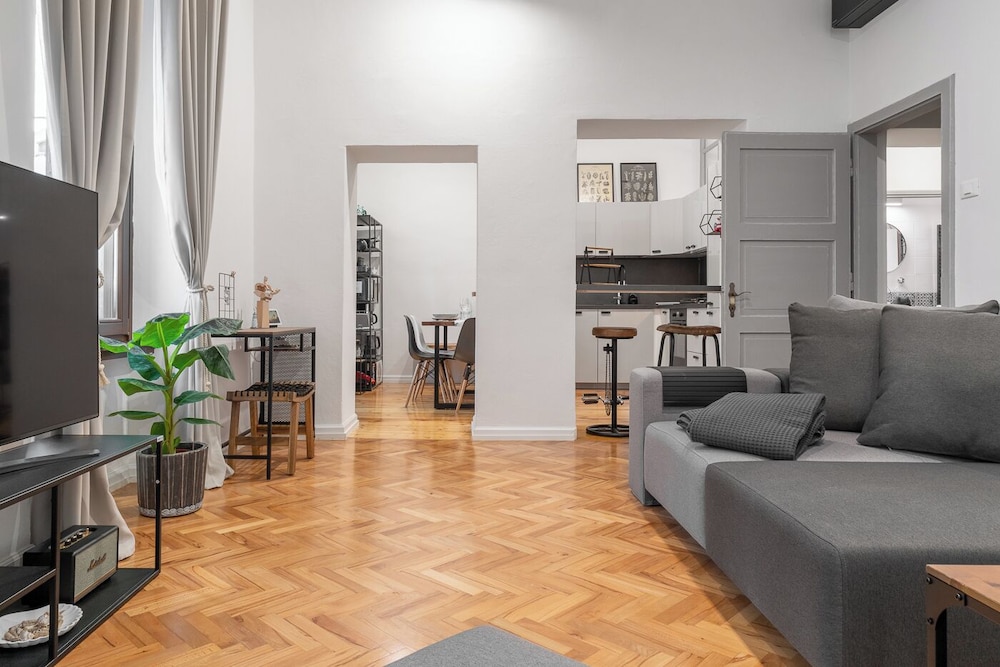 Apartment del Bello