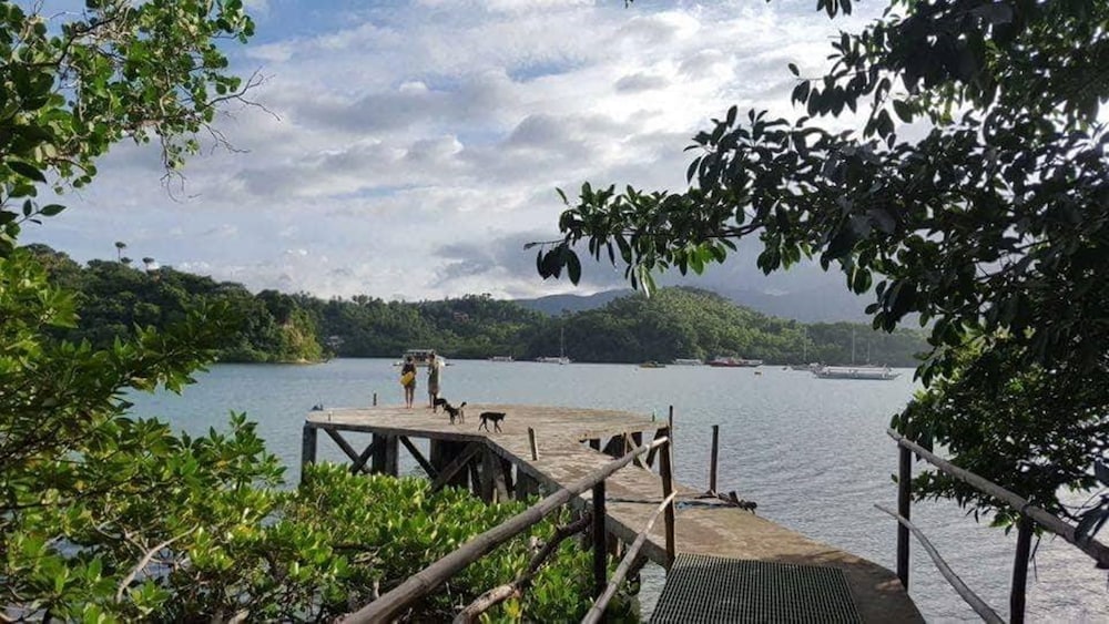 Bahay Isla Sanctuario