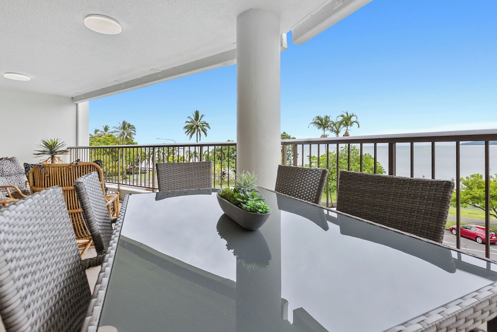 Aquarius Esplanade Retreat