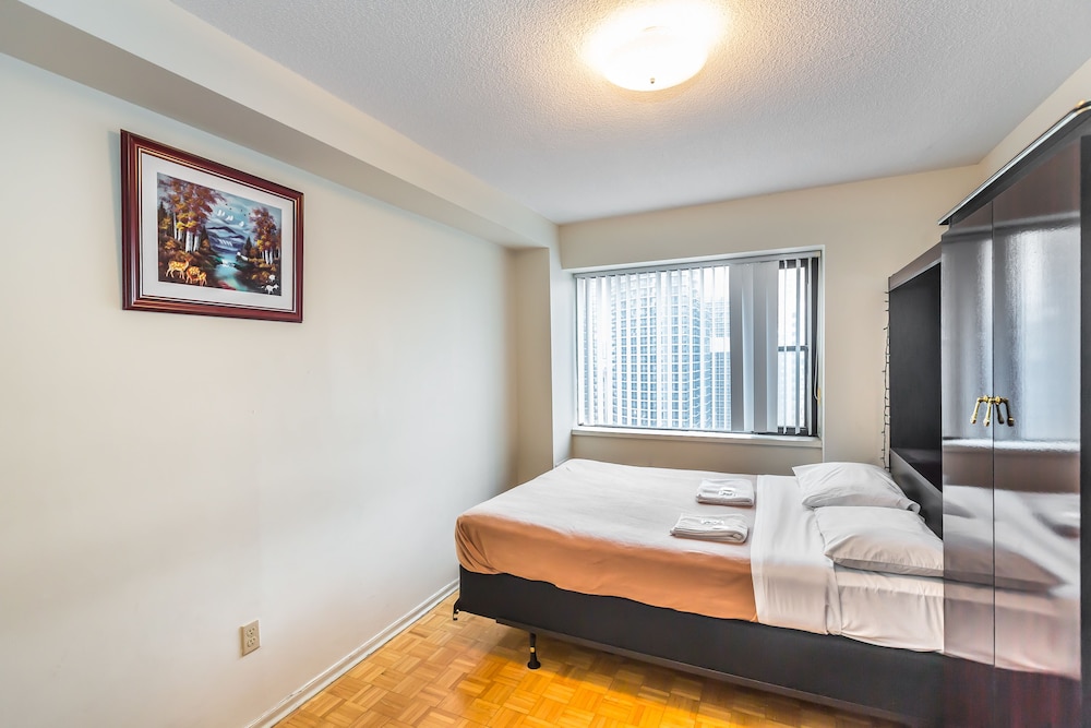 Toronto Furnished Living - Gerard St. E - Image 2