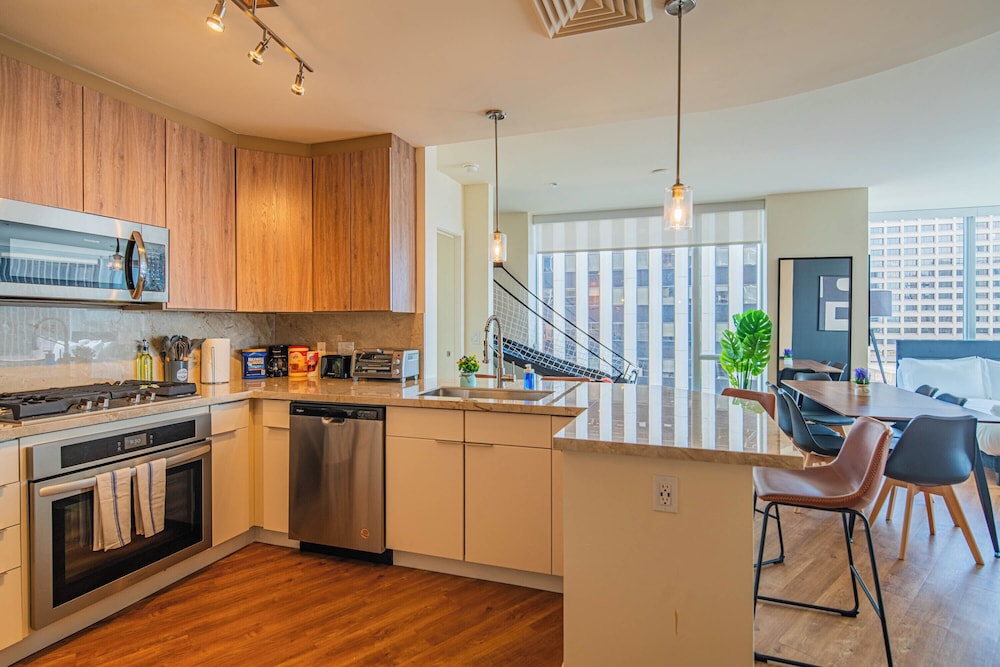 ROVE LIVING/KL - 44 Monroe