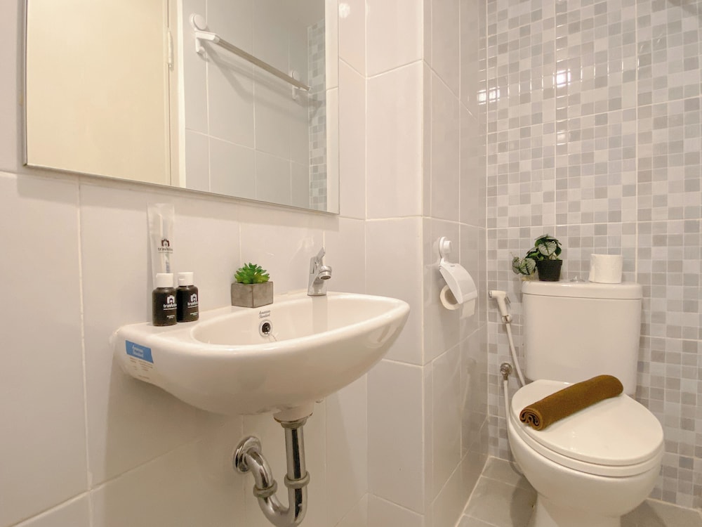Minimalist Peach Touch Studio Apartment At Tokyo Riverside Pik 2