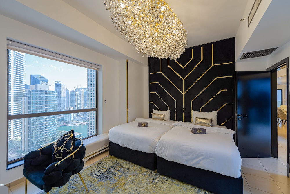 Marco Polo - Deluxe Waterfront Roomy Apt, Perfect for Groups