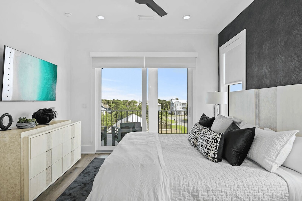 30A Born 2 Beach by Avantstay Luxury Gulf Views w/ Private Pool