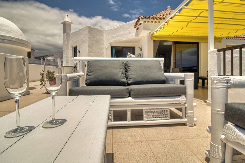 Apartment - Sleeps 4 - Jacuzzi - Terrace - Pool