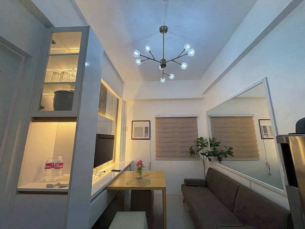 Near Mactan International Airport Condo With Private Entrance and Shared Pool