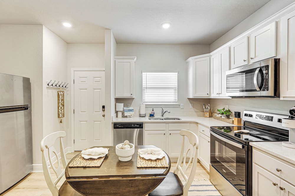 Beach Access: Port St Joe Home w/ Screened Patio!