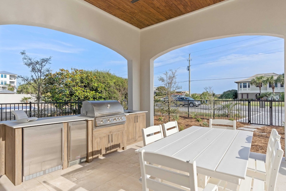 30A Beach Getaway by Avantstay Gulf Views + Pool Golf Cart + Bonfires