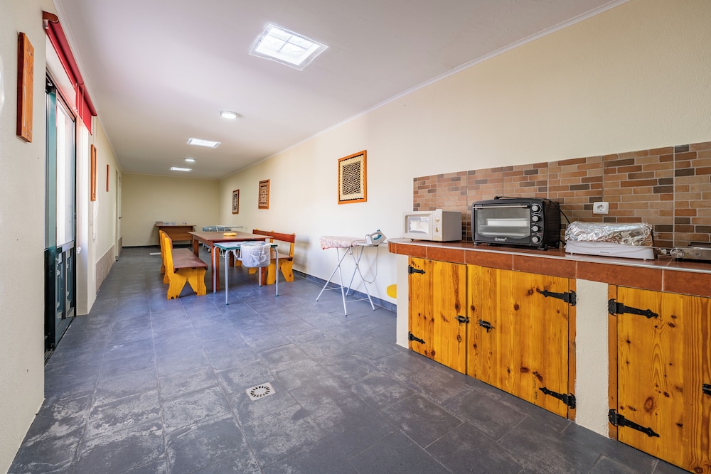 Simões Apartment by HR Madeira