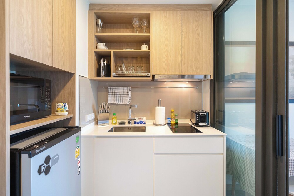 Laguna Skypark 1BR Apartament B2405 view 5