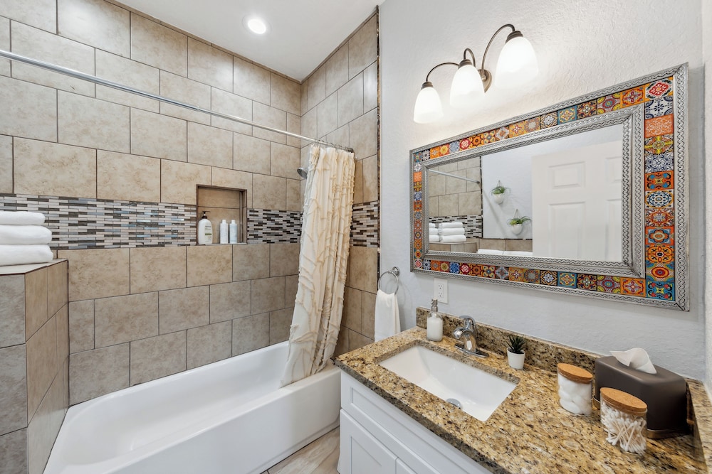 Walk to Alamodome! Stylish Home w/ Private Parking