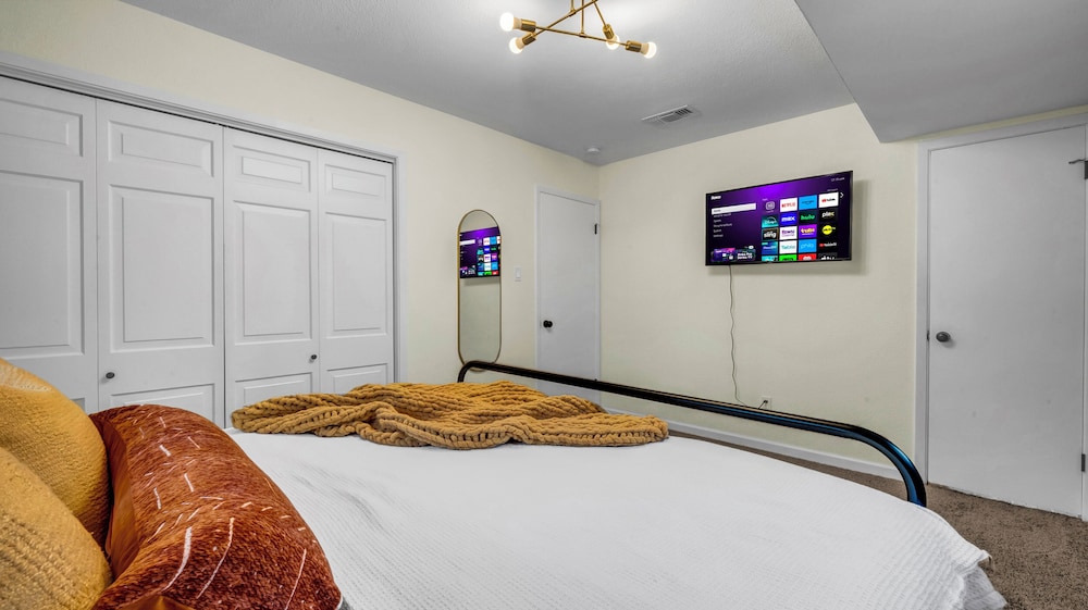 LuxStay Escapes