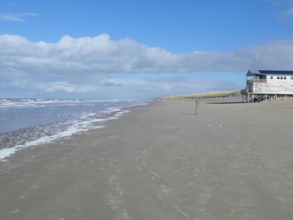 Apartment by Dutch Dunes and Sea