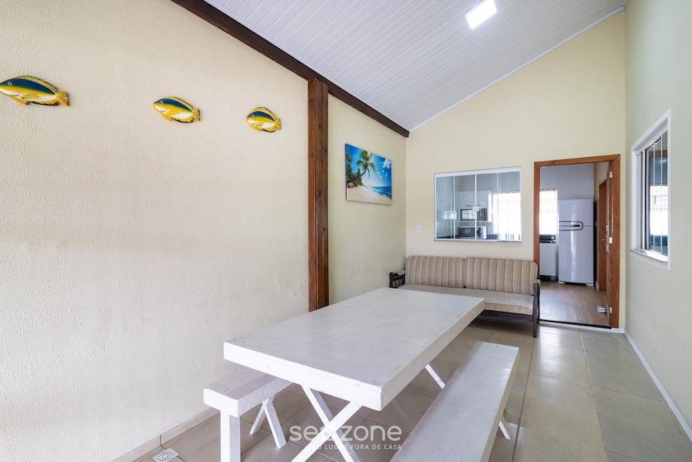 4 BR House w/ Pool, 500m From Beto Carrero Jrs0130