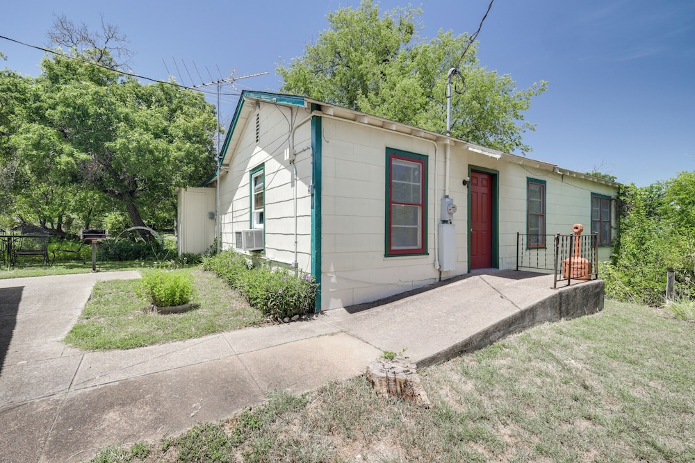 On-site Trails! Cozy Whitney Cottage 2 Mi to Lake